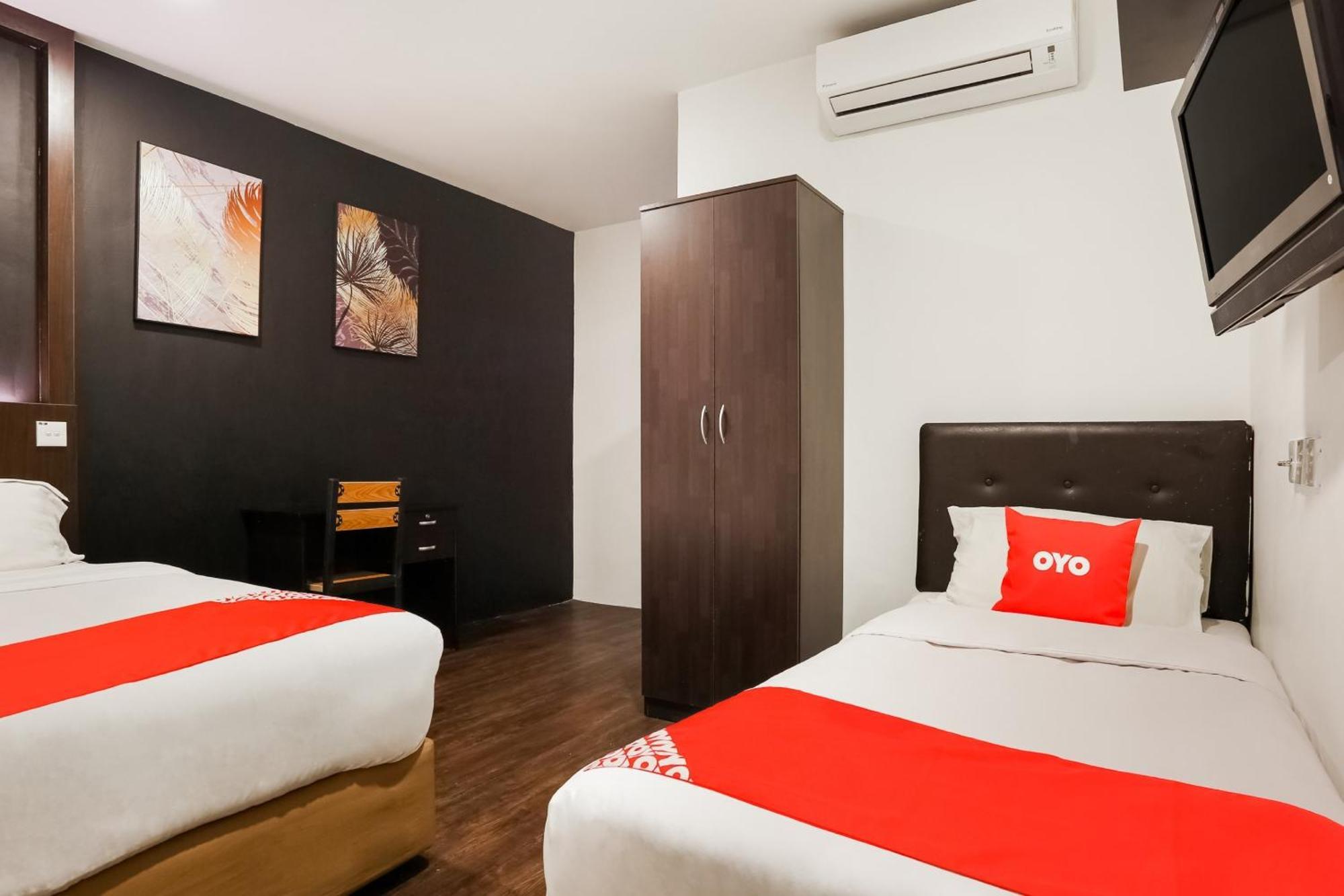 โอโย 90460 โฮเทล แคแอล2เอฟ เรสต์ แอนด์ โก Hotel ชาห์อาลัม ภายนอก รูปภาพ